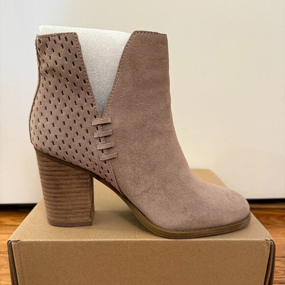 Steve Madden Shepp Suede Block Heel Ankle Bootie - Picture 8 of 11